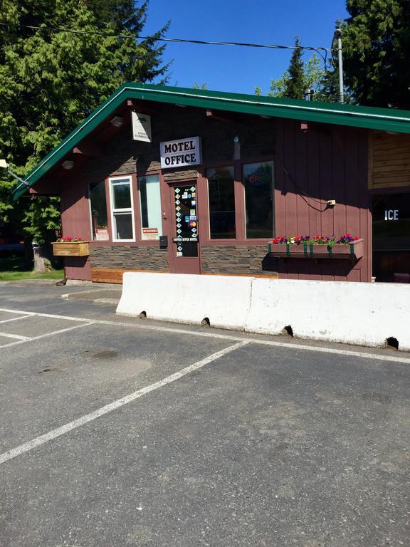 Copper River Motel Terrace Exterior foto